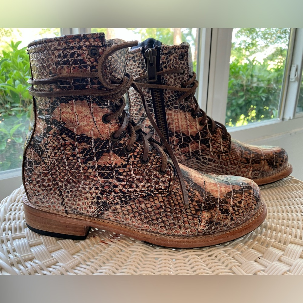 Manchester Freebird Ladies combat boots. Size 10.